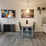 Gaestewohnung Und Service-apartment Hermsdorf Διαμέρισμα Hohe Borde