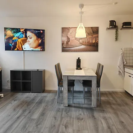 Gaestewohnung Und Service-apartment Hermsdorf شقة Hohe Borde